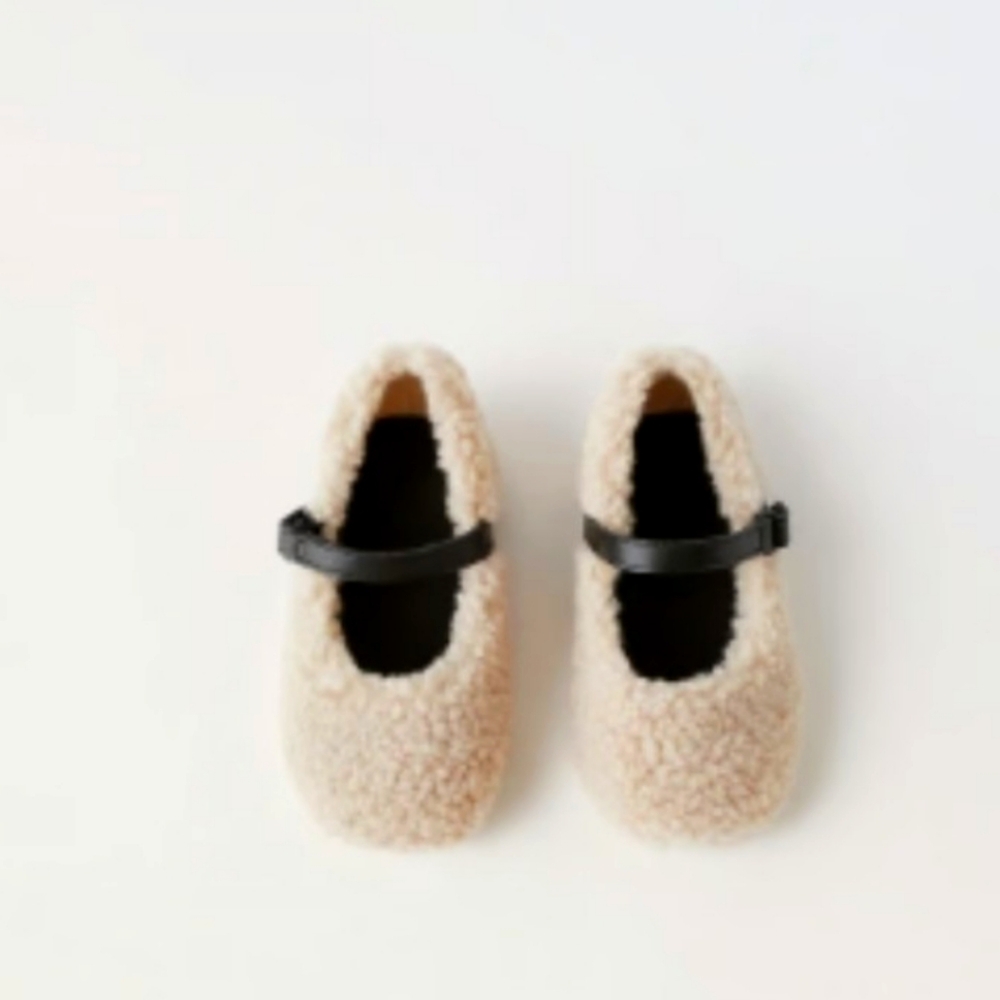 Zara girls Ballet Teddy flats